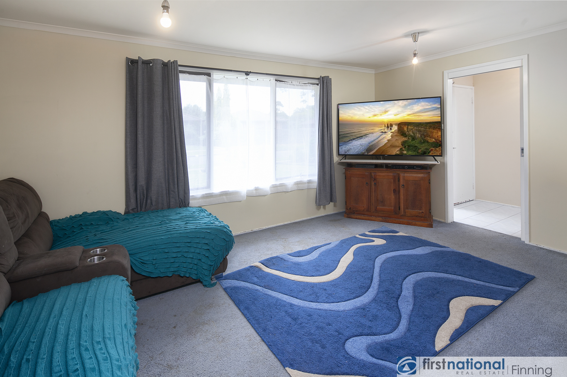 Fifth view of Homely house listing, 11 Farrer Close, Cranbourne VIC 3977
