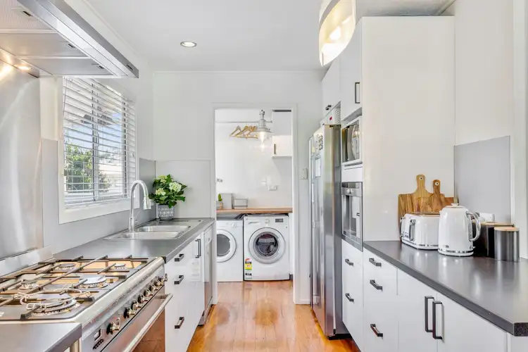 14 Rodlan Parade, Labrador QLD 4215