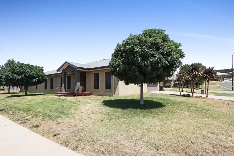 2 Barry Crescent, Goulburn NSW 2580