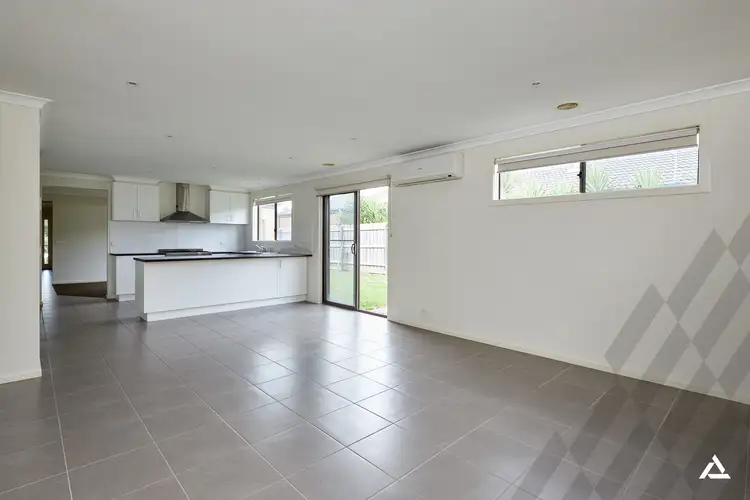 Sixth view of Homely house listing, 16 Shakespeare Court, Drouin VIC 3818