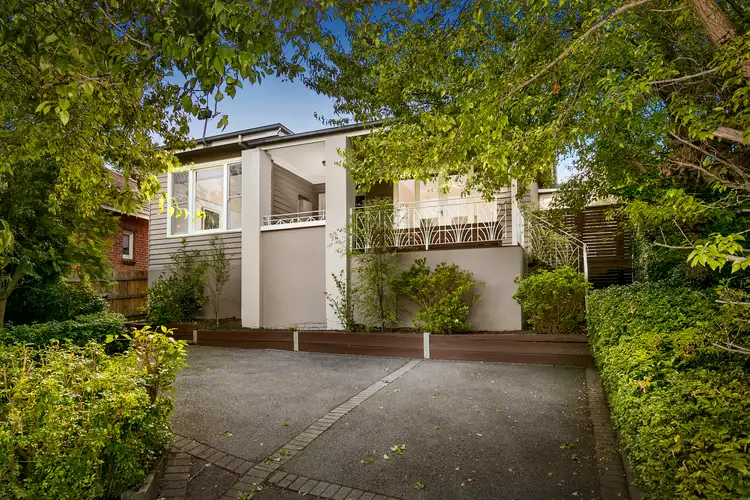 10 Melville Road, Pascoe Vale South VIC 3044
