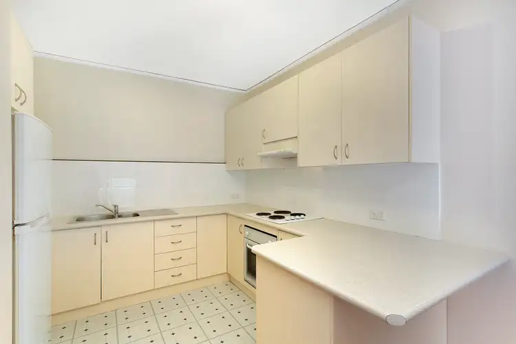 Third view of Homely unit listing, 2/8-12 Giddings Avenue, Cronulla NSW 2230