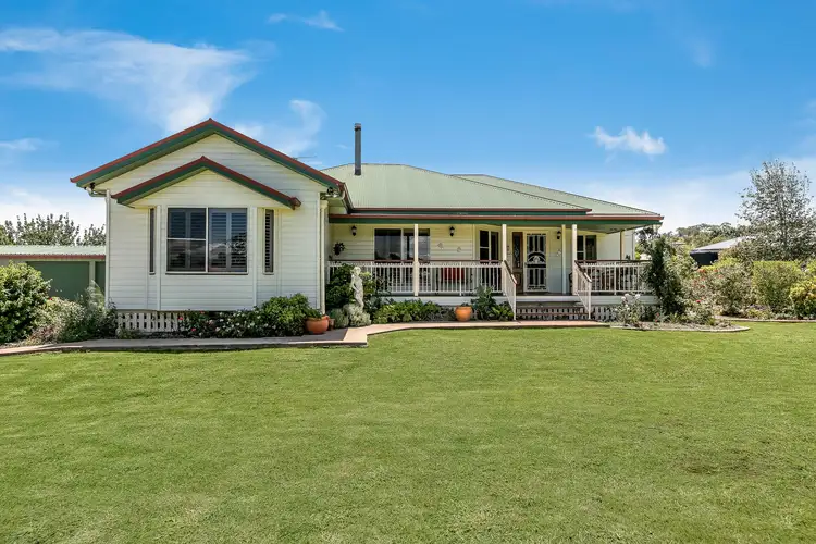 2 Andrews Court, Hodgson Vale QLD 4352
