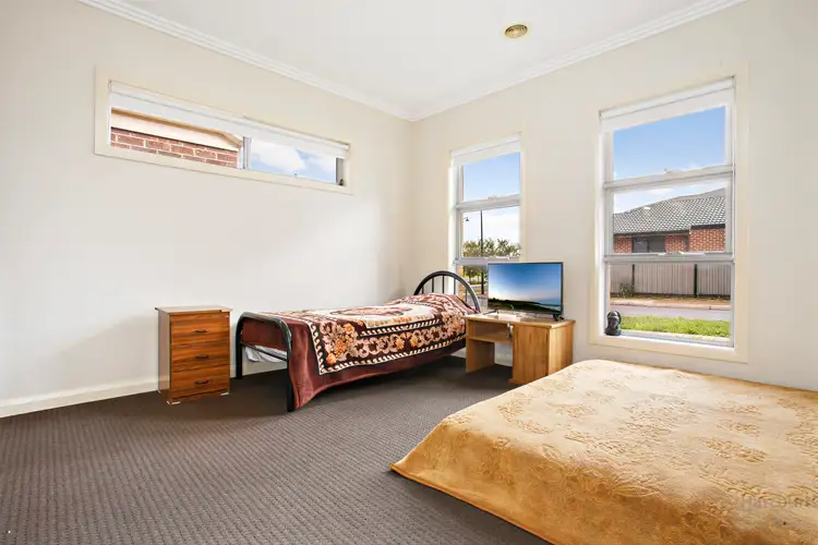 Fifth view of Homely house listing, 32 Daymar Circuit, Craigieburn VIC 3064