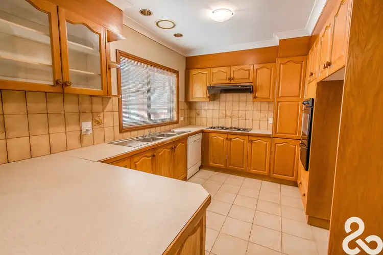 Fifth view of Homely house listing, 8 Dianne Court, Lalor VIC 3075