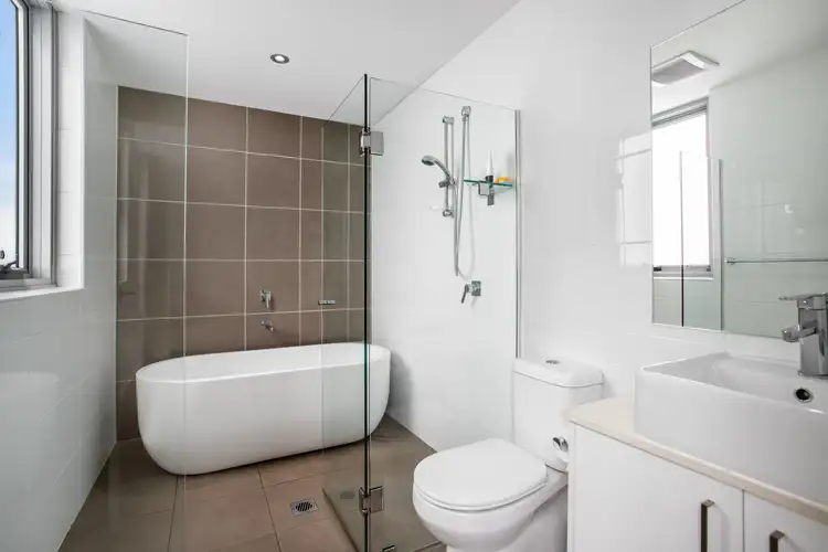 Fifth view of Homely apartment listing, 2/545-553 Pacific Highway, St Leonards NSW 2065