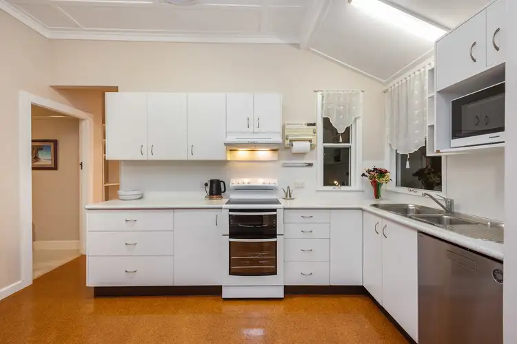 Fifth view of Homely house listing, 21 Curlewis Street, Holland Park West QLD 4121