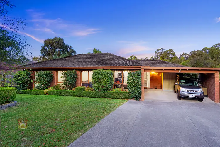 8 Edwina Court, Croydon Hills VIC 3136