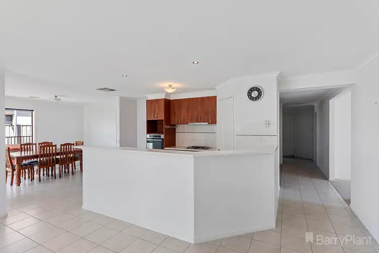 Fifth view of Homely house listing, 3 Dejong Court, Kangaroo Flat VIC 3555