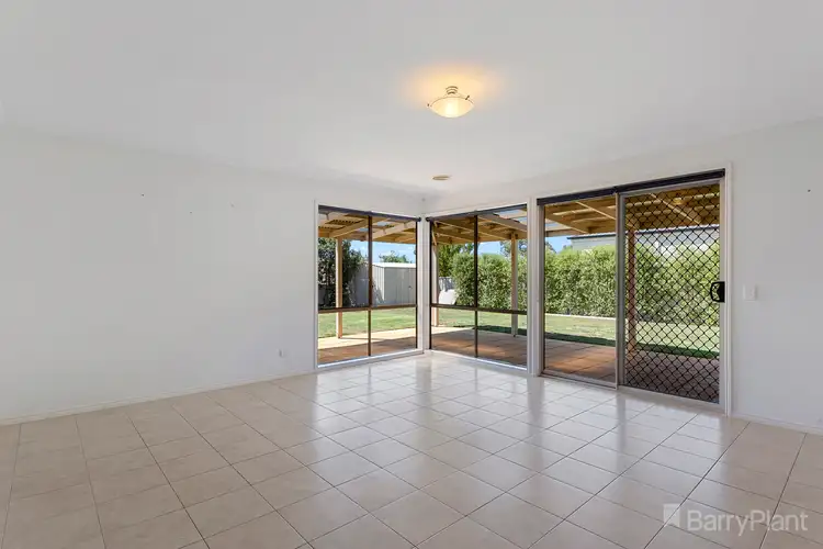 Sixth view of Homely house listing, 3 Dejong Court, Kangaroo Flat VIC 3555