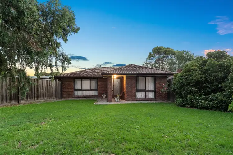 2 Close Court, Pakenham VIC 3810