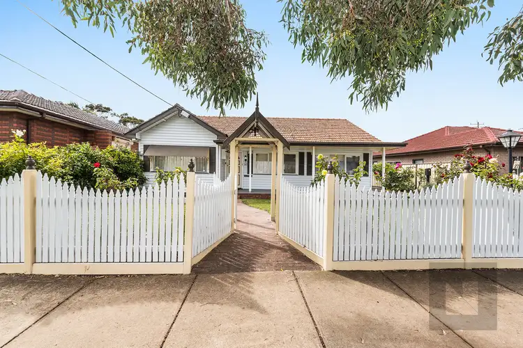 27 Saltley Street, South Kingsville VIC 3015