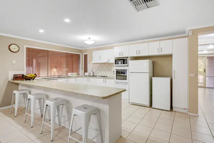 Fifth view of Homely house listing, 4 The Peak, Hillside VIC 3037