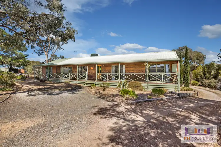 12 Muir Street, Kangaroo Flat VIC 3555