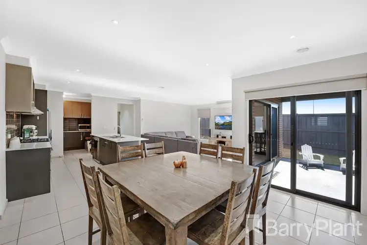 Fifth view of Homely house listing, 7 Embleton Chase, Weir Views VIC 3338