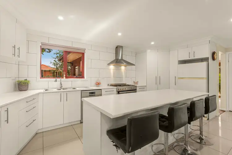 31 Dunrossil Drive, Sunbury VIC 3429