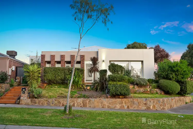 29 Half Moon Crescent, Pakenham VIC 3810