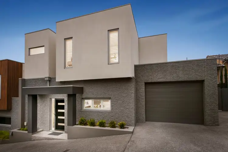 2/24 Laurence Avenue, Airport West VIC 3042