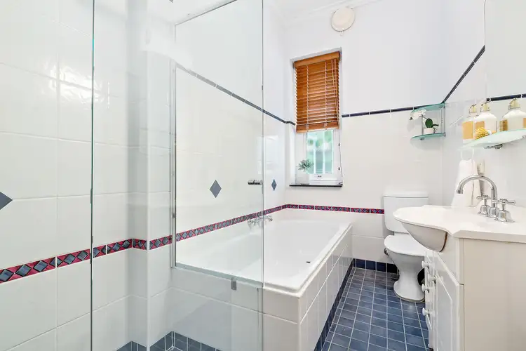 Fifth view of Homely apartment listing, 1/142 Beach Street, Coogee NSW 2034