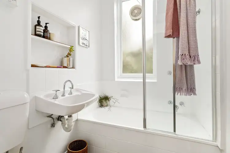 Third view of Homely apartment listing, 4/121 Gillies Street, Fairfield VIC 3078