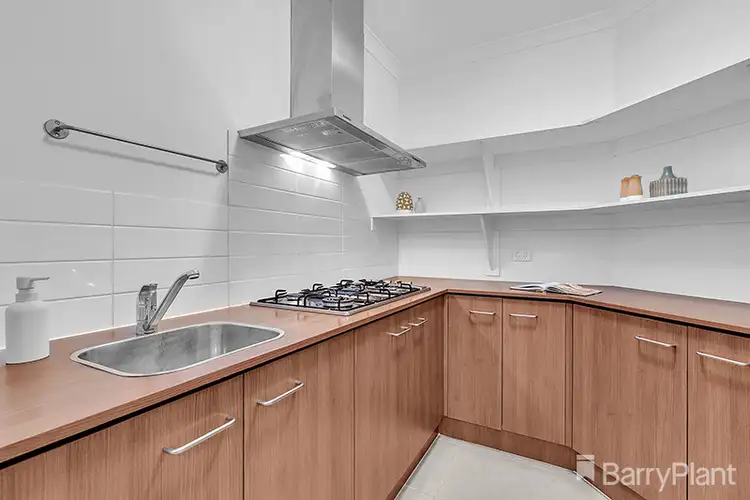Fifth view of Homely house listing, 8 St Leonard Drive, South Morang VIC 3752