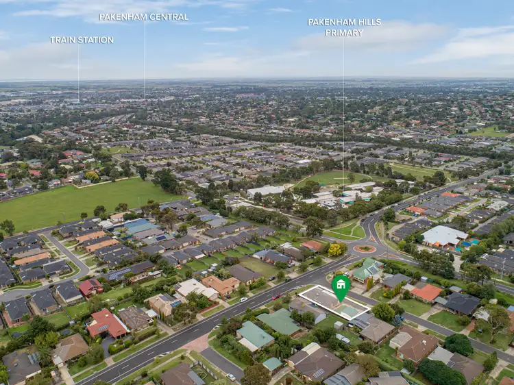 Main view of Homely house listing, 3 Leigh Drive, Pakenham VIC 3810