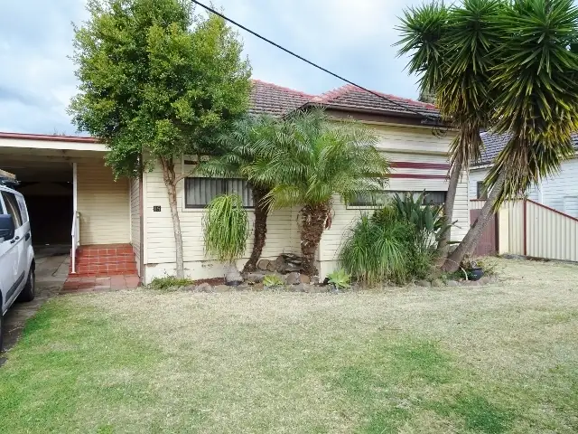 15 Lindsay Street