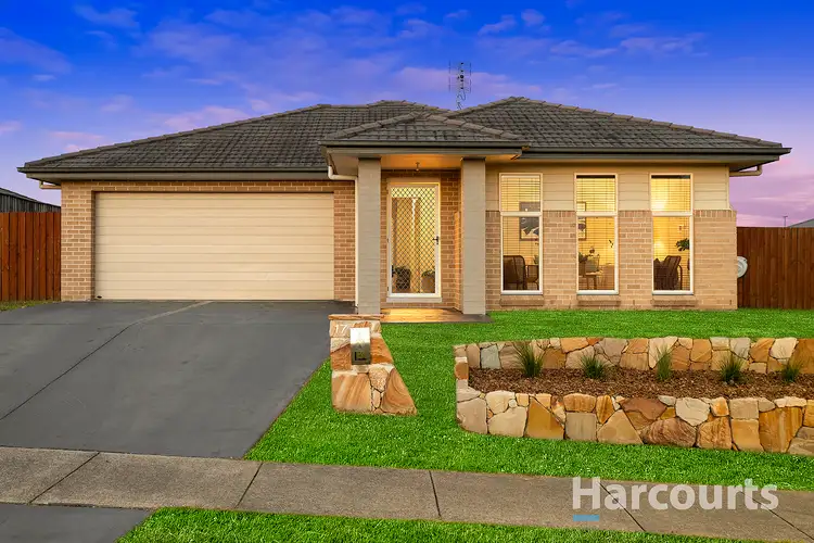 17 Redgum Circuit, Aberglasslyn NSW 2320
