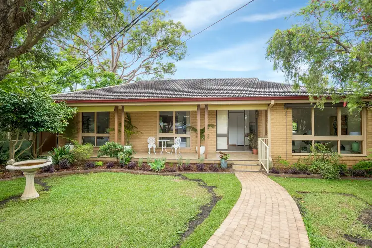 6 Deakin Place, Kirrawee NSW 2232