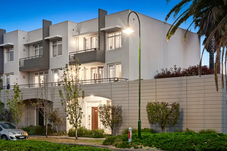 12/105 Beach Street, Port Melbourne VIC 3207