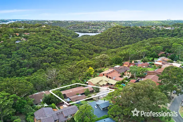 15 Walsh Close, Illawong NSW 2234