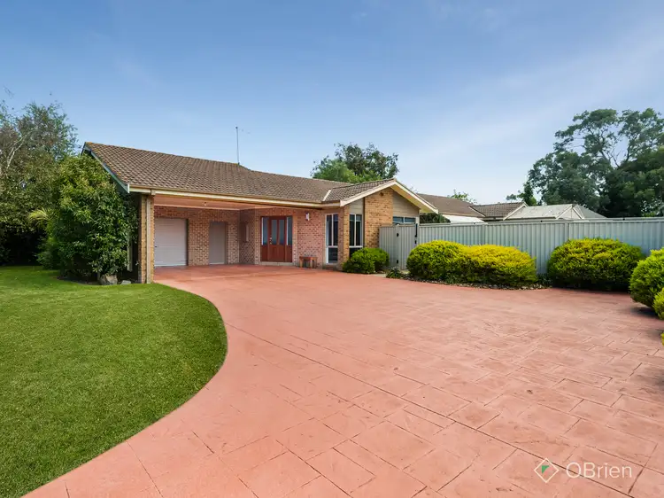 2 Ann Crescent, Pakenham VIC 3810