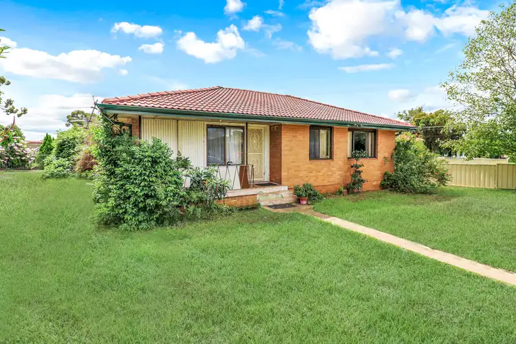 1 Mangariva Avenue, Lethbridge Park NSW 2770