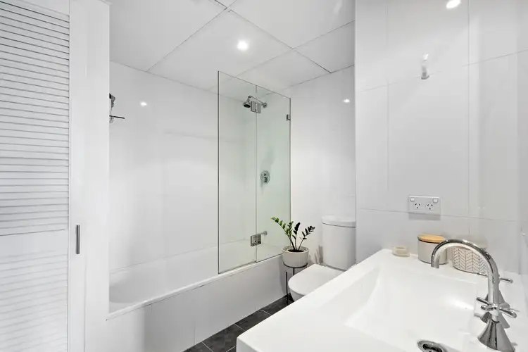 Fourth view of Homely apartment listing, 31/100-106 Queenscliff Road, Queenscliff NSW 2096