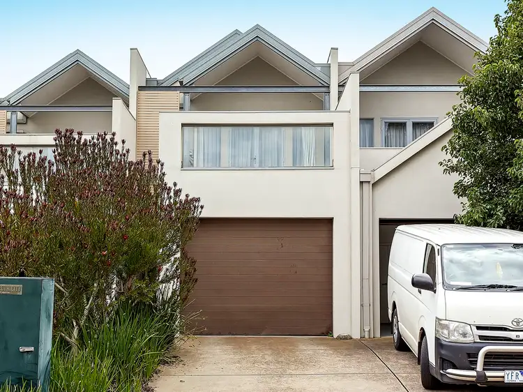 9/9 Greg Norman Drive, Sanctuary Lakes VIC 3030