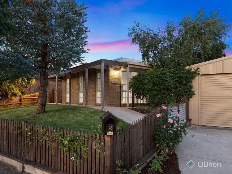 8 Casuarina Close