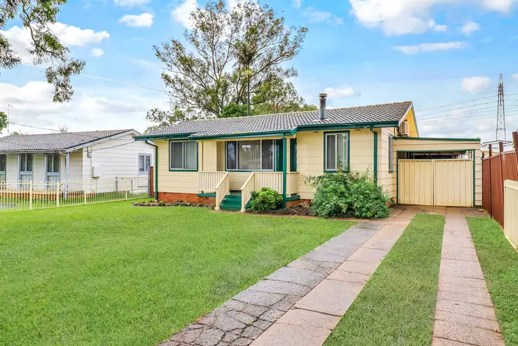 13 Tangaloa Crescent, Lethbridge Park NSW 2770