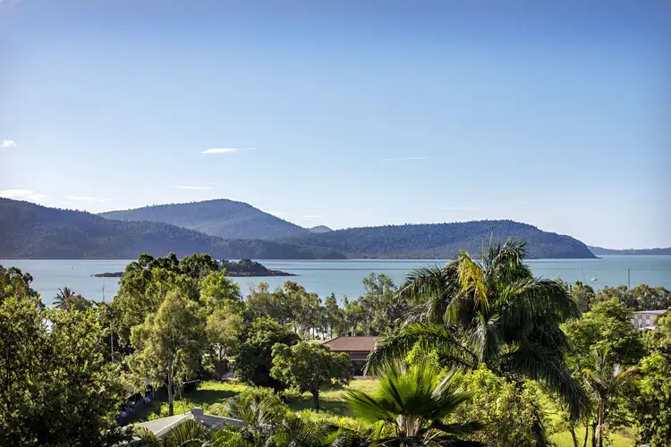 35 Jones Road, Cannonvale QLD 4802