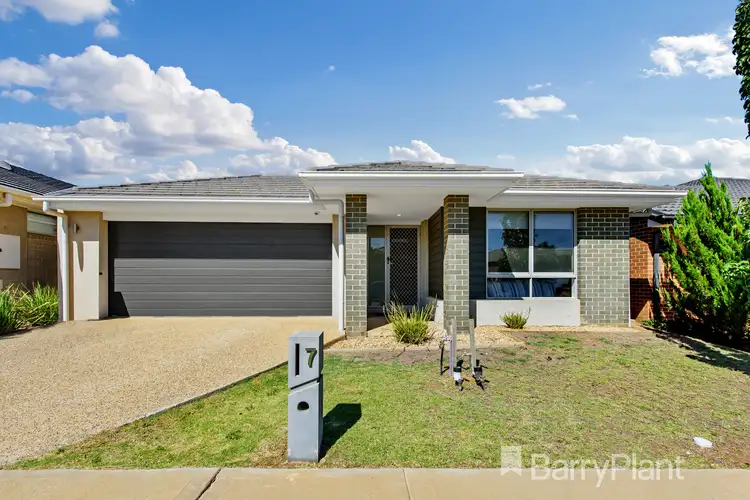 7 Amber Way, Melton South VIC 3338
