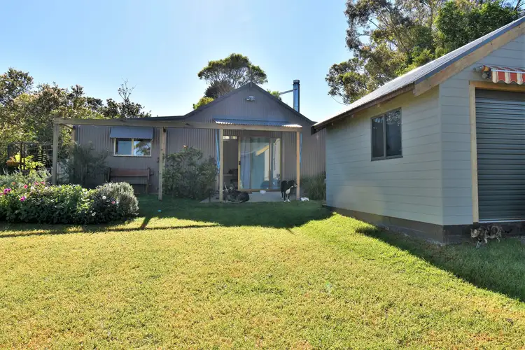 29 Hoyer Street, Cobargo NSW 2550