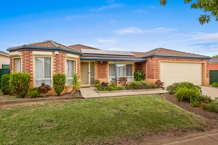 19 Huegill Drive, Burnside VIC 3023