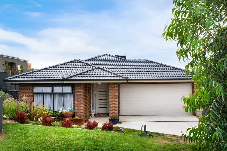 8 Jarrod Drive, Mckenzie Hill VIC 3451