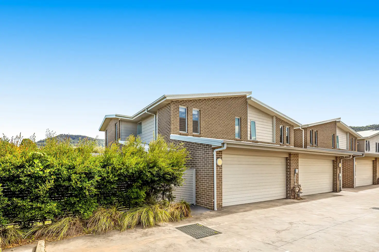 Main view of Homely townhouse listing, 2/8 Sproule Crescent, Balgownie NSW 2519