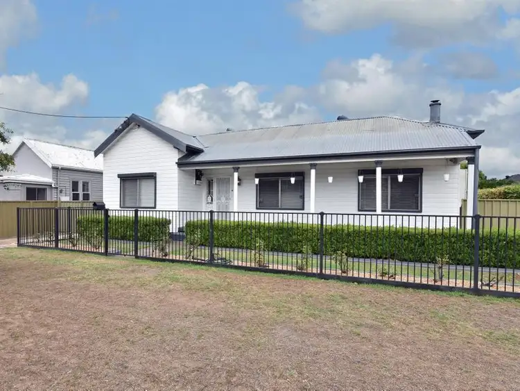 15 Hall Street, Weston NSW 2326