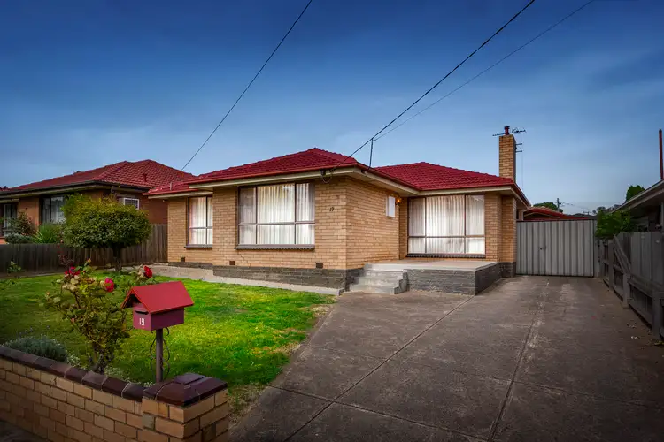 19 Somerlayton Crescent, Fawkner VIC 3060