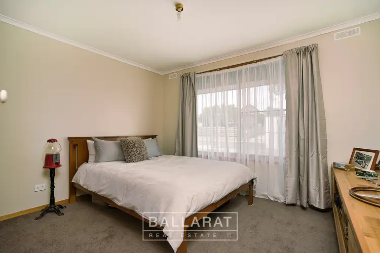 Fifth view of Homely house listing, 8 Carpenter Street,, Wendouree VIC 3355