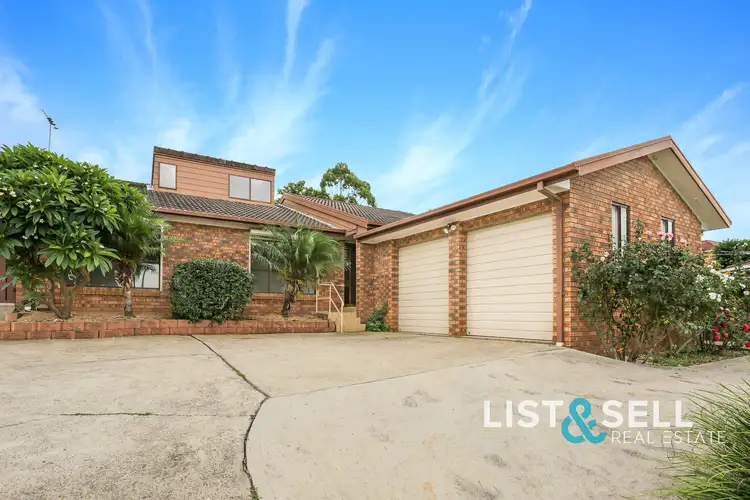 20 Derwent Place, Kearns NSW 2558