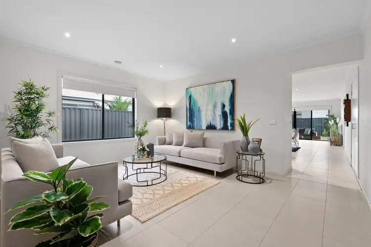 40 Pomegranate Way, Pakenham VIC 3810