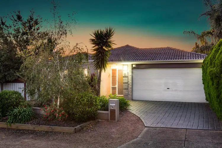 11 Sandalwood Avenue, Hillside VIC 3037