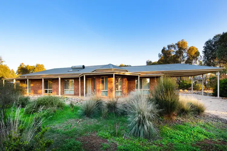 11 Dundas Street, Newstead VIC 3462